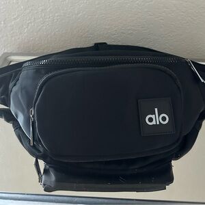 NWT ALO Yoga Black Womens Belt Bag with Front Patch
